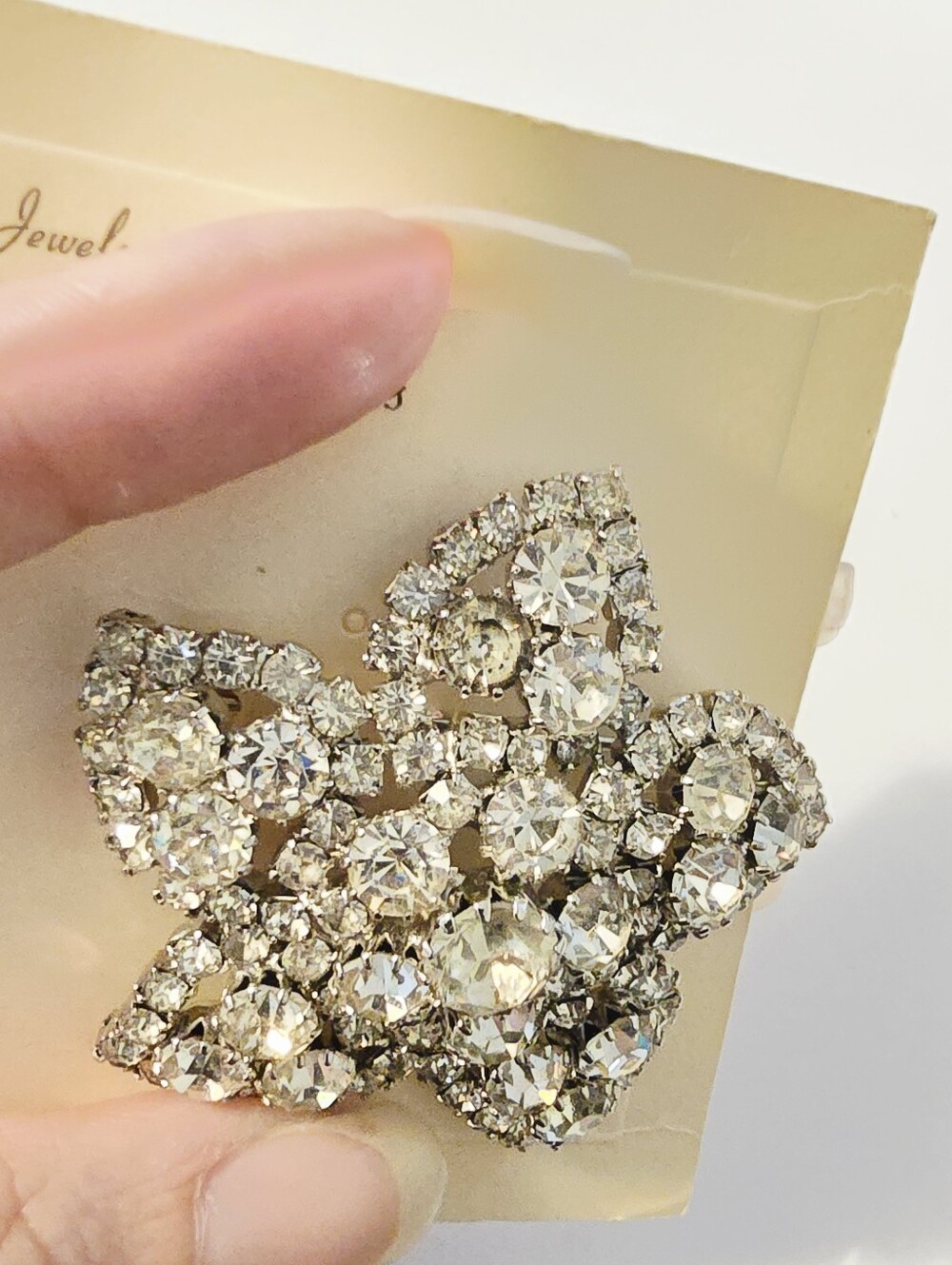 Albert Weiss vintage rhinestone 50s Star Flower Brooch Dead stock original card - Picture 3 of 9